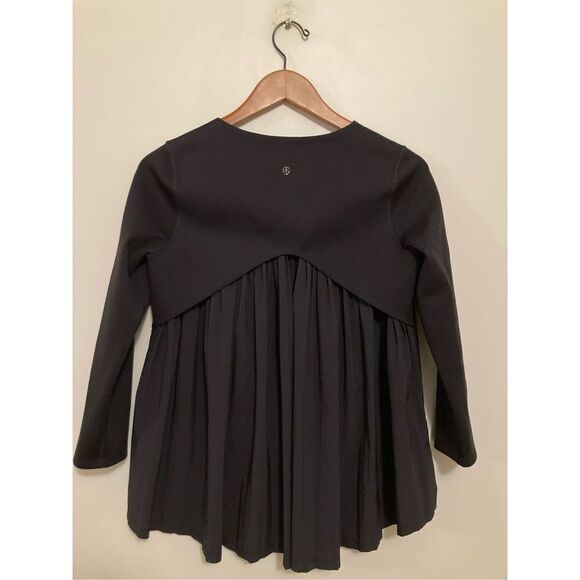 ‎Lululemon Pleat On Long Sleeve - Picture 4 of 4